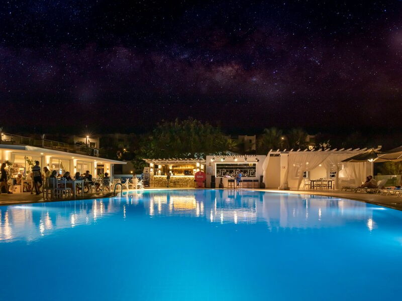 Charm Beach Hotel 327380