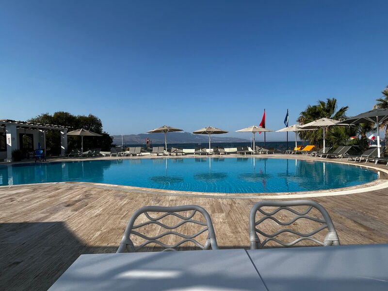 Charm Beach Hotel 327390