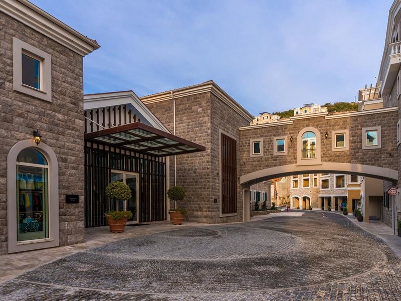 Chedi Lustica Bay Hotel  307875