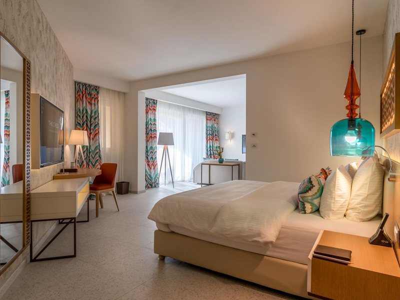 Chedi Lustica Bay Hotel  307877