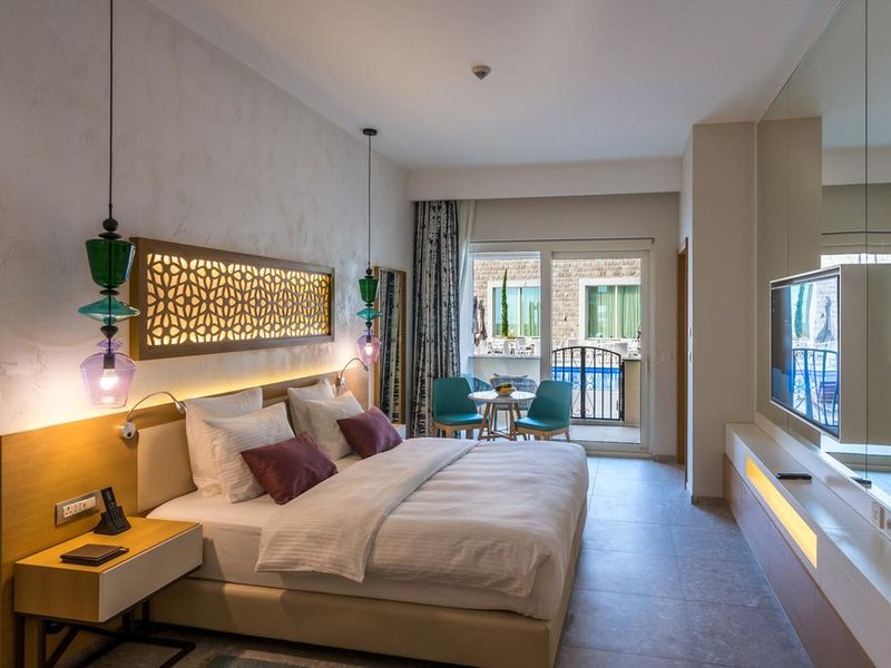 Chedi Lustica Bay Hotel  307878