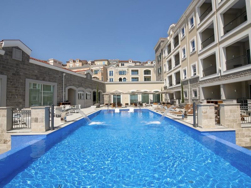 Chedi Lustica Bay Hotel  307892