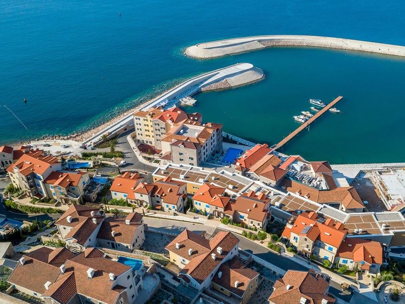 Chedi Lustica Bay Hotel  307895