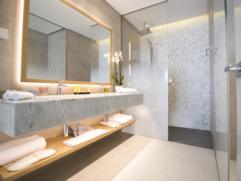 Chedi Lustica Bay Hotel  307898