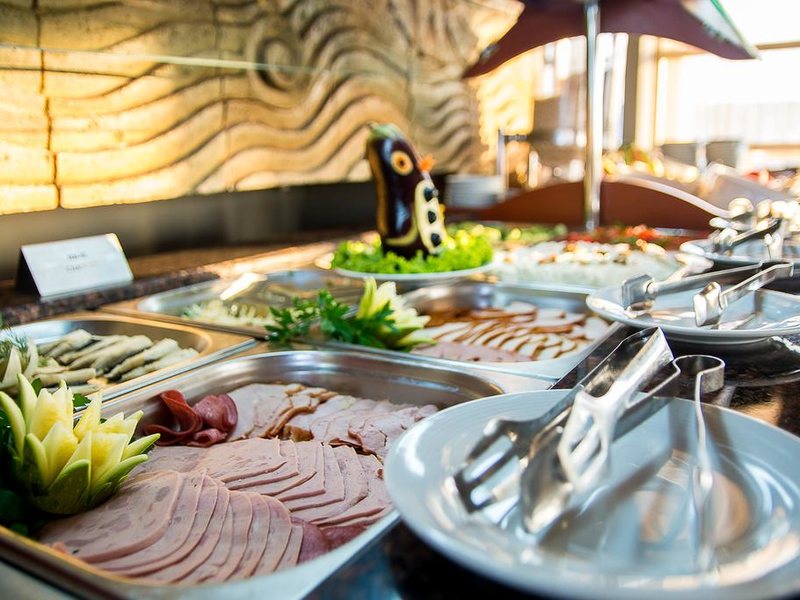 Cherno More Hotel & Casino 310133