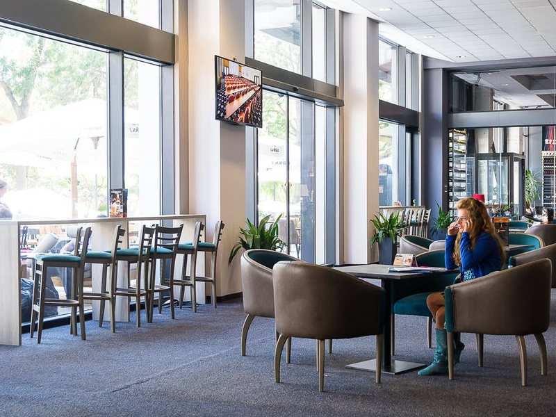 Cherno More Hotel & Casino 310137