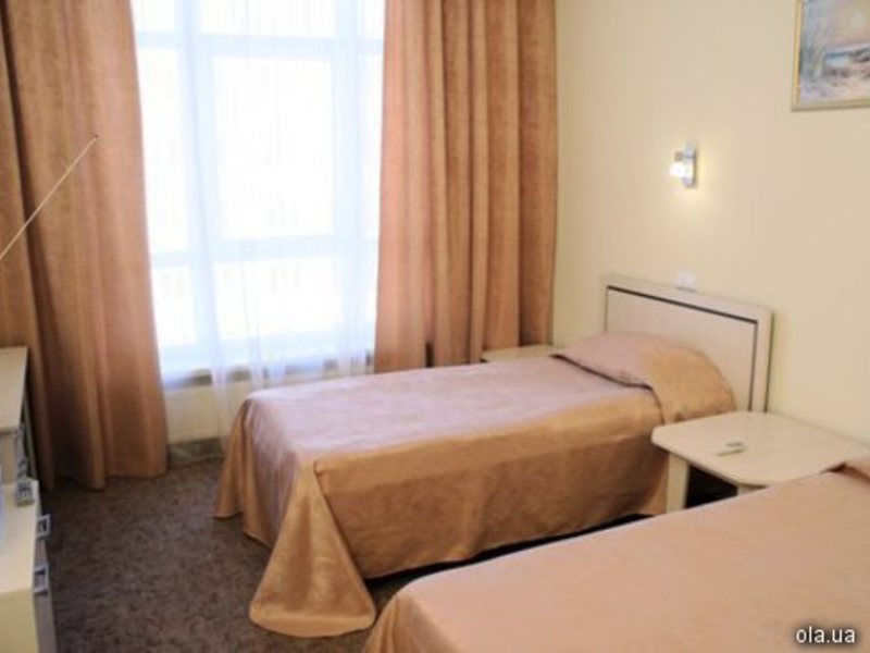 Chernoe More Hotel (Rishelyevskaya Str 11980