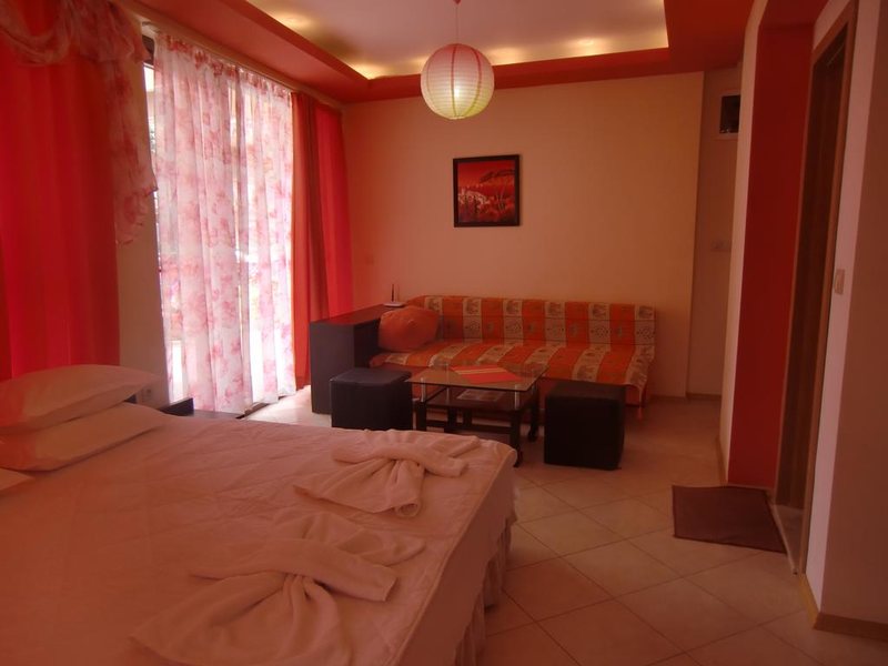 Cherveno & La Rose 182214