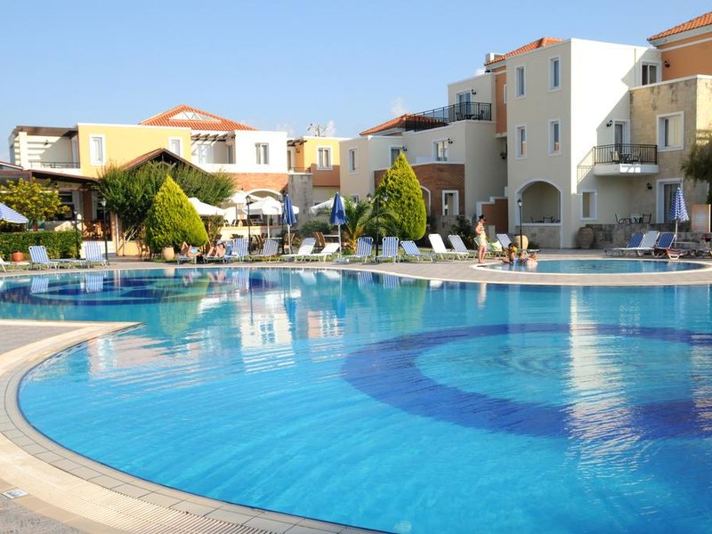 Chrispy World Hotel & Bungalows 216896