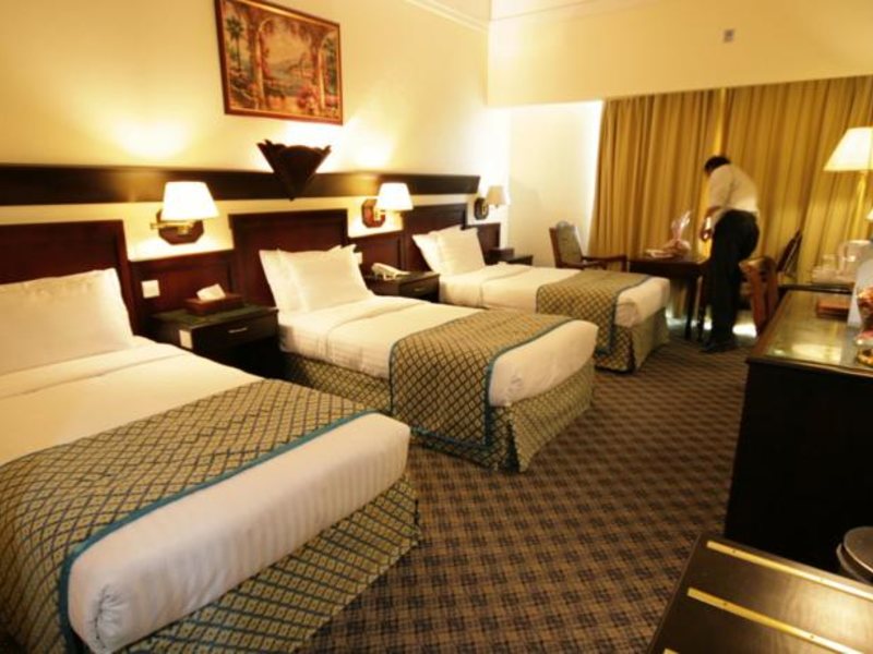 Claridge Hotel  45892