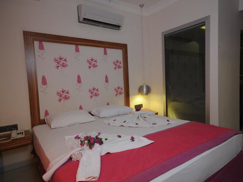 Cle Beach Boutique (Adults Only) 180385