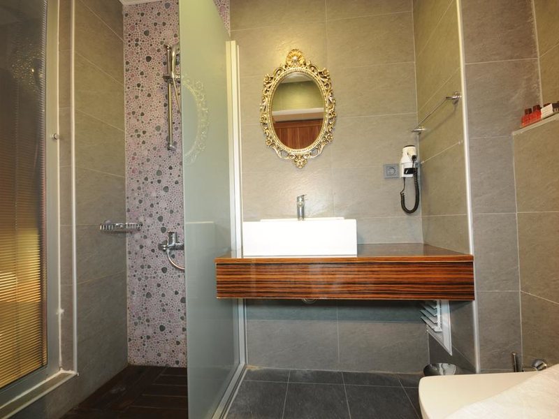 Cle Beach Boutique (Adults Only) 180388