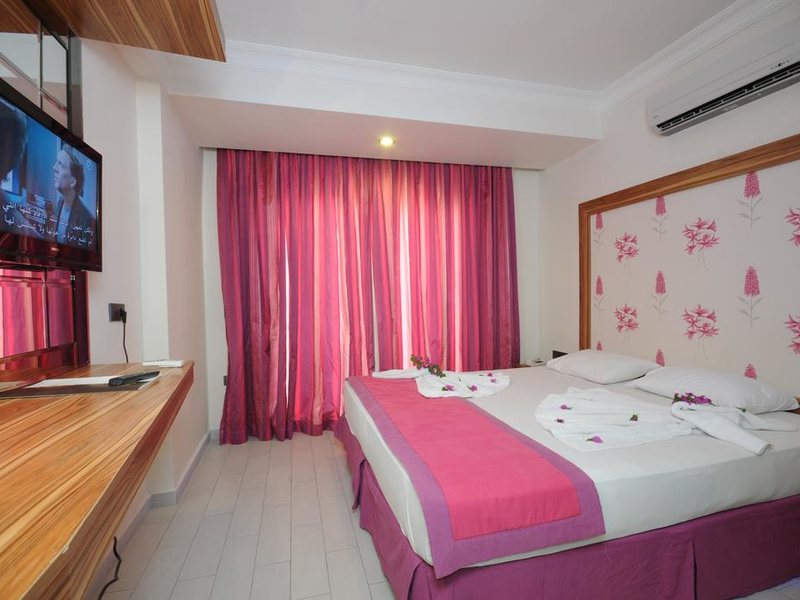 Cle Beach Boutique (Adults Only) 180392