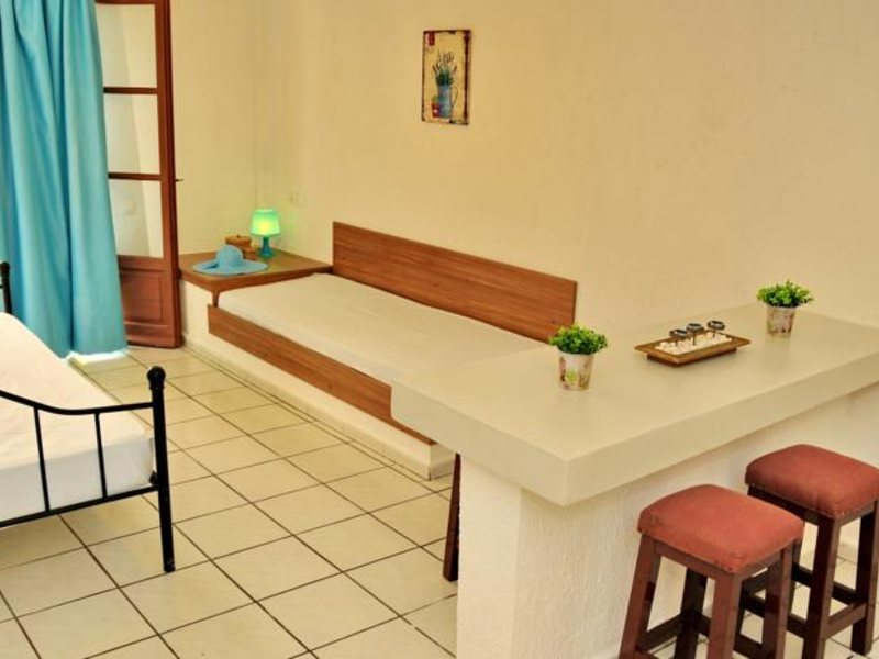 Cleopatra Apartments 77496