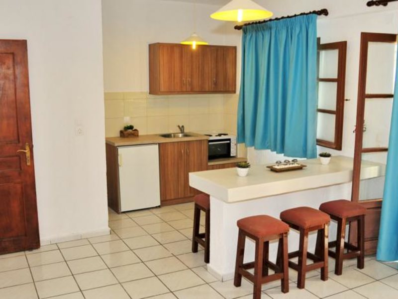 Cleopatra Apartments 77497