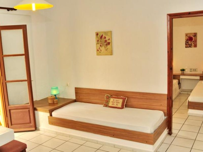 Cleopatra Apartments 77498