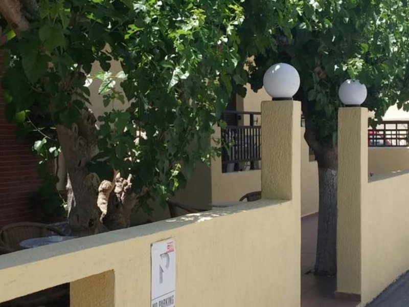 Cleopatra Apartments 77499