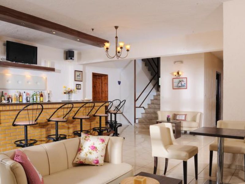 Cleopatra Apartments 77501