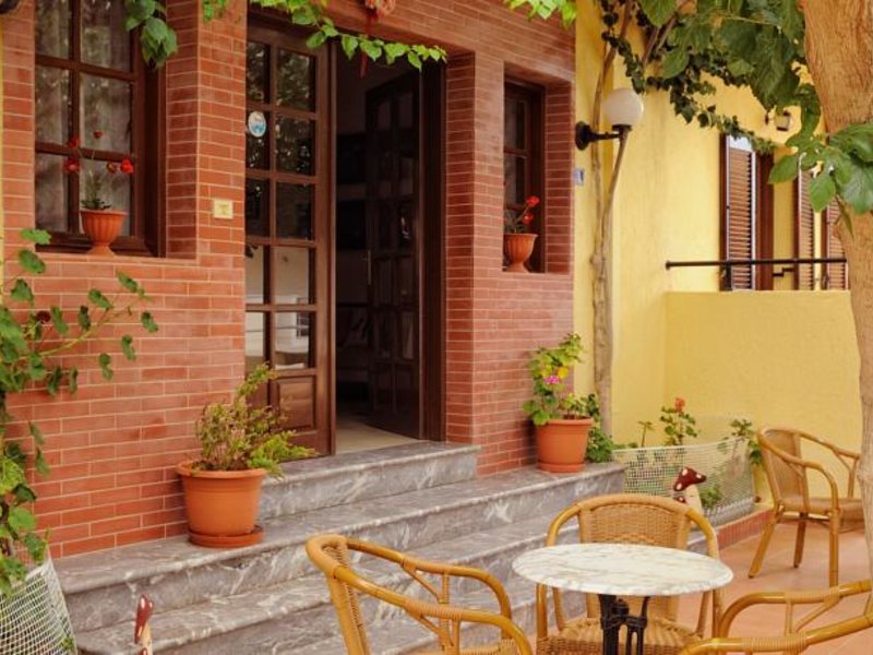 Cleopatra Apartments 77503