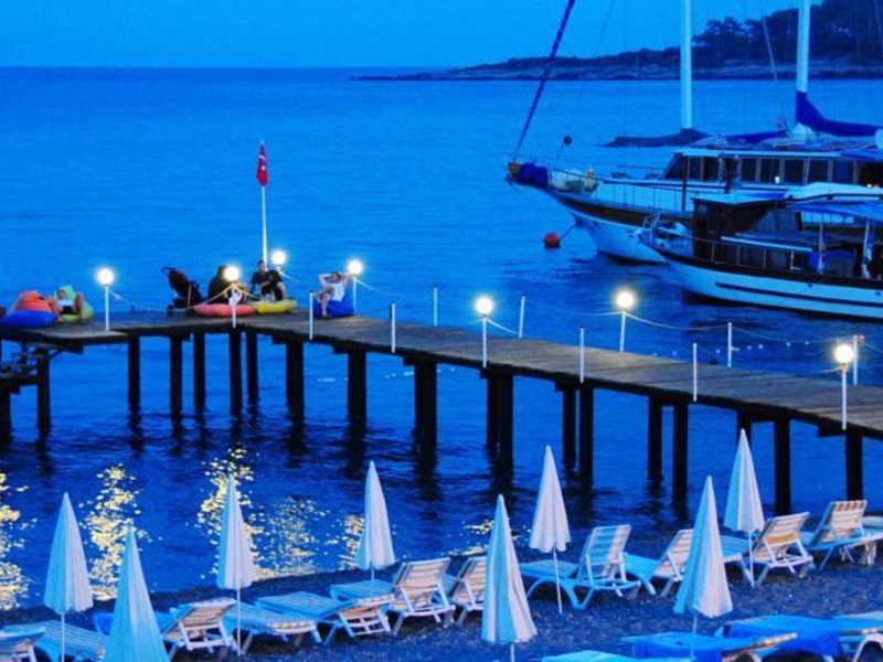 Club Akman Beach 180402