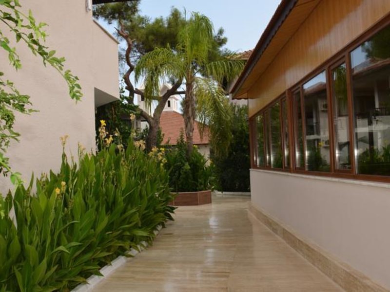 Club Akman Beach 180405