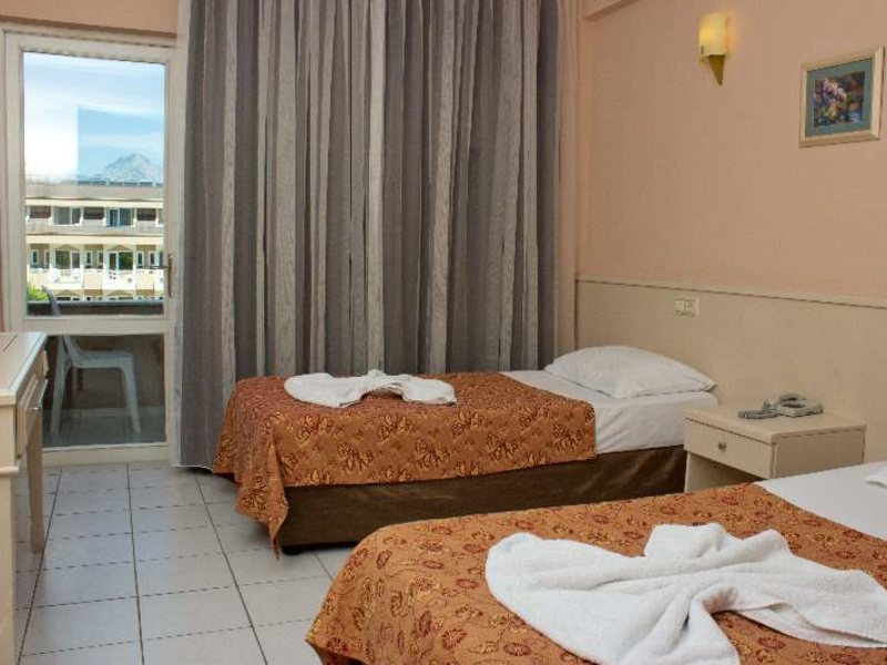 Club Ares Hotel  55806