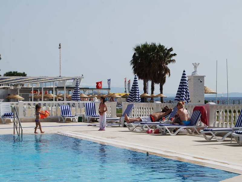 Club Blue White 183040