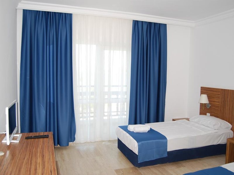 Club Blue White 183041