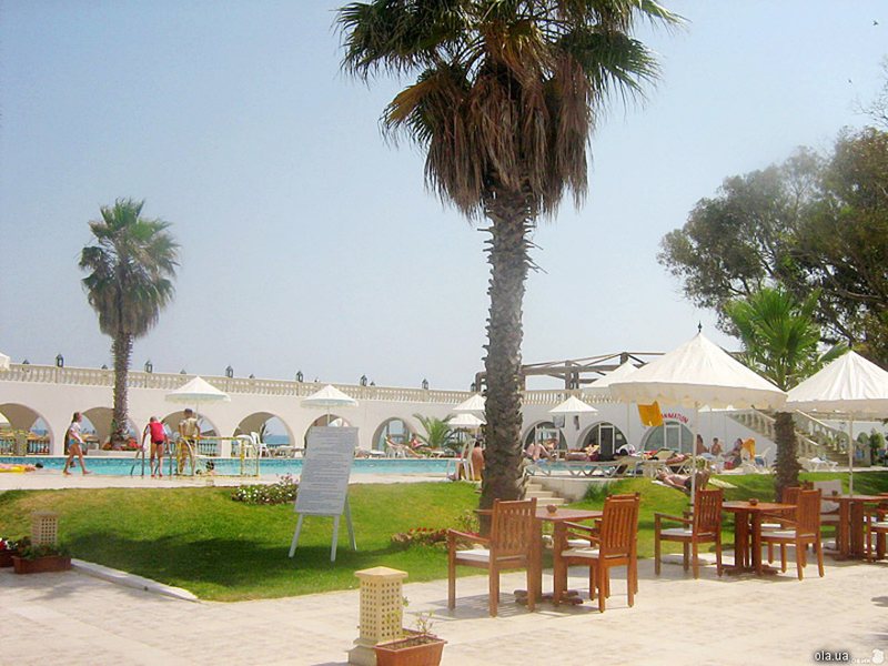 Club El Bousten 16370