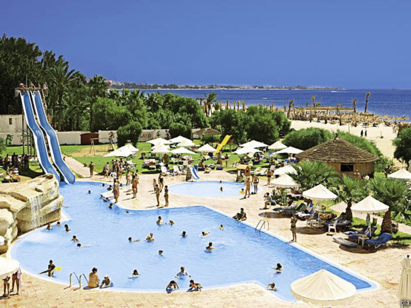 Club El Bousten 16379