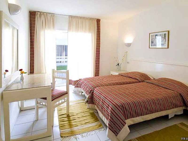 Club El Bousten 16380