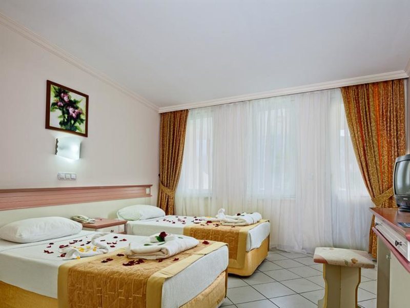 Club Hotel Belpinar  (ех 43802