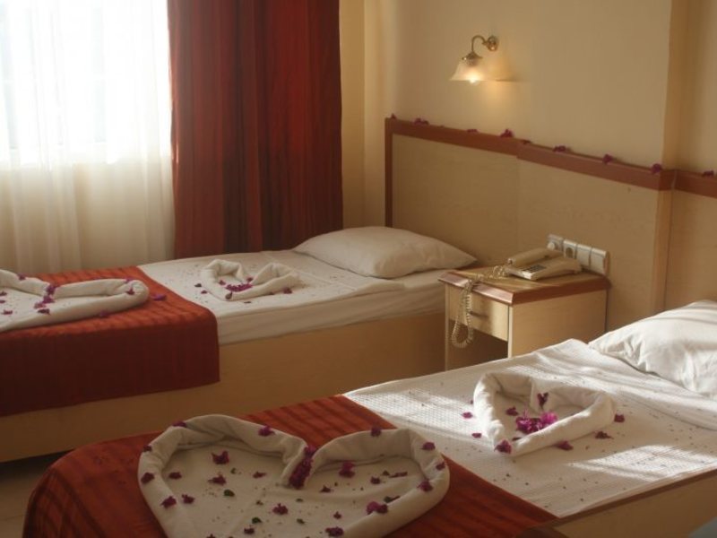 Club Hotel Tess 33303