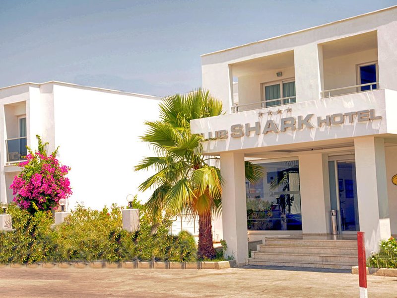 Club Shark Hotel 183183