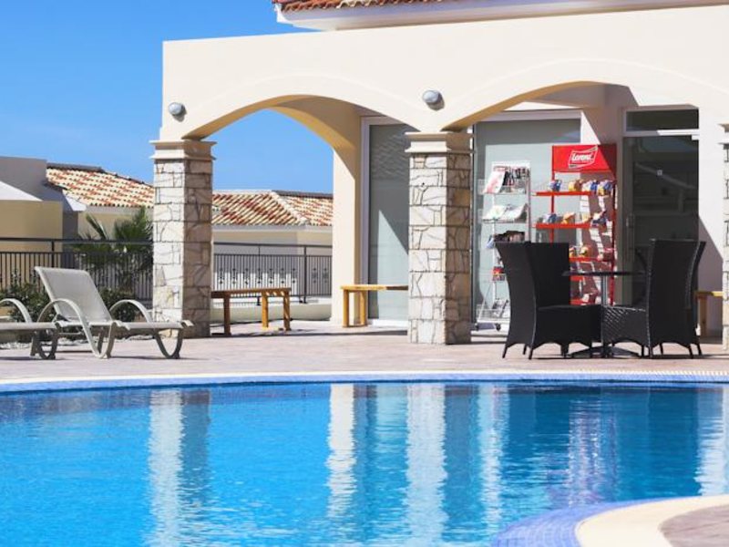 Club St George Apts 81353