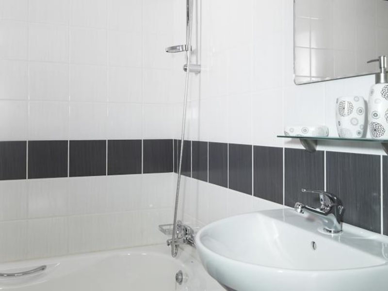 Club St George Apts 81361