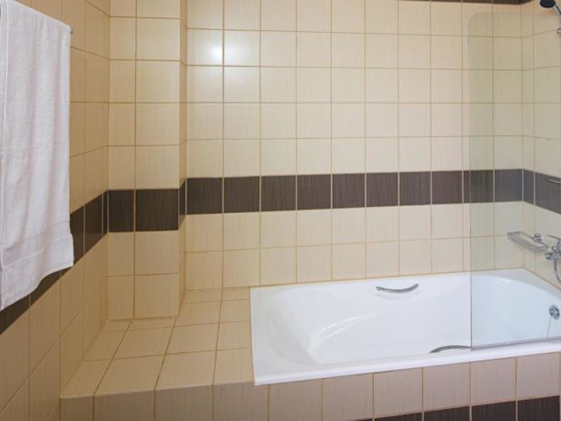 Club St George Apts 81364