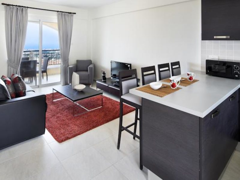 Club St George Apts 81368