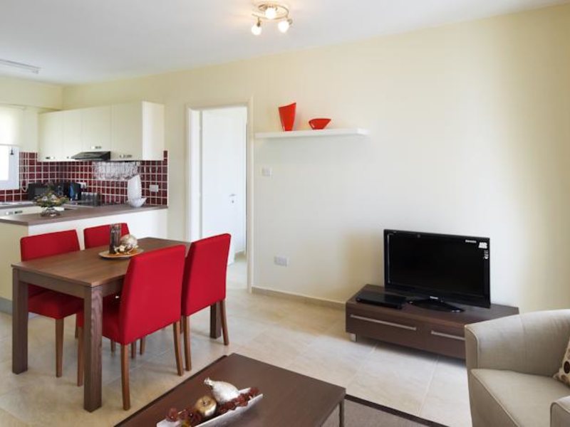 Club St George Apts 81370