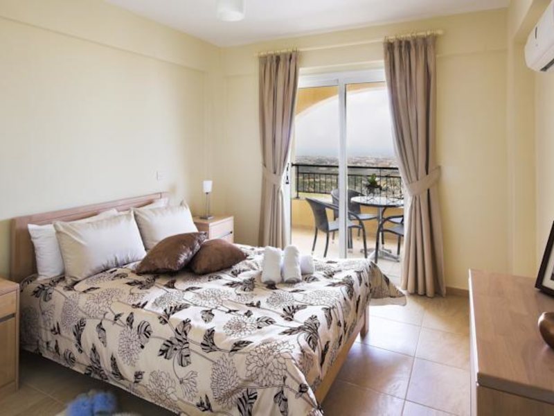 Club St George Apts 81372