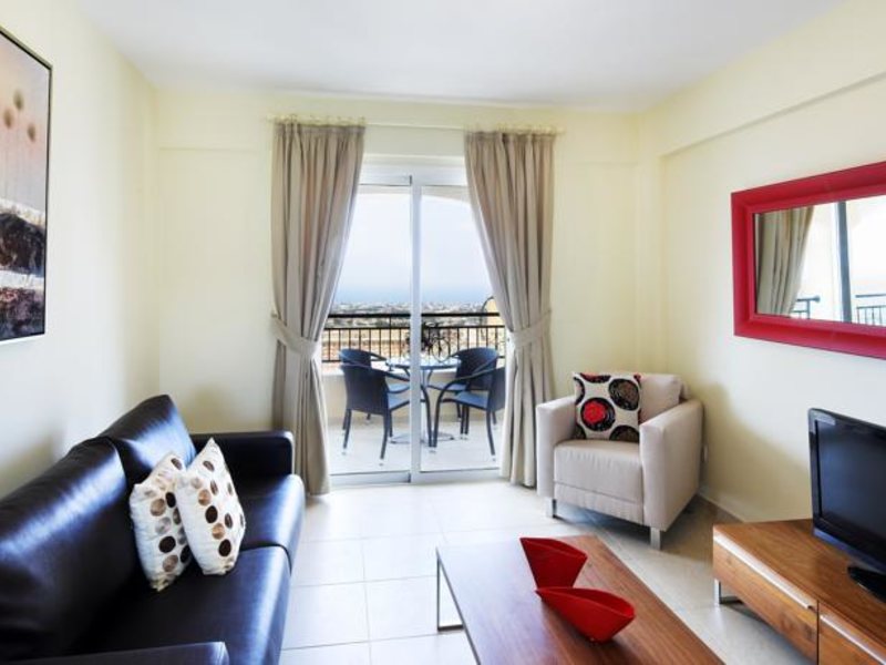 Club St George Apts 81379