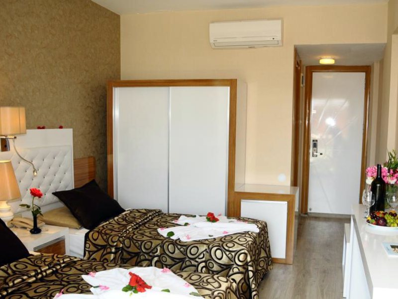 Club Tess Hotel 56057