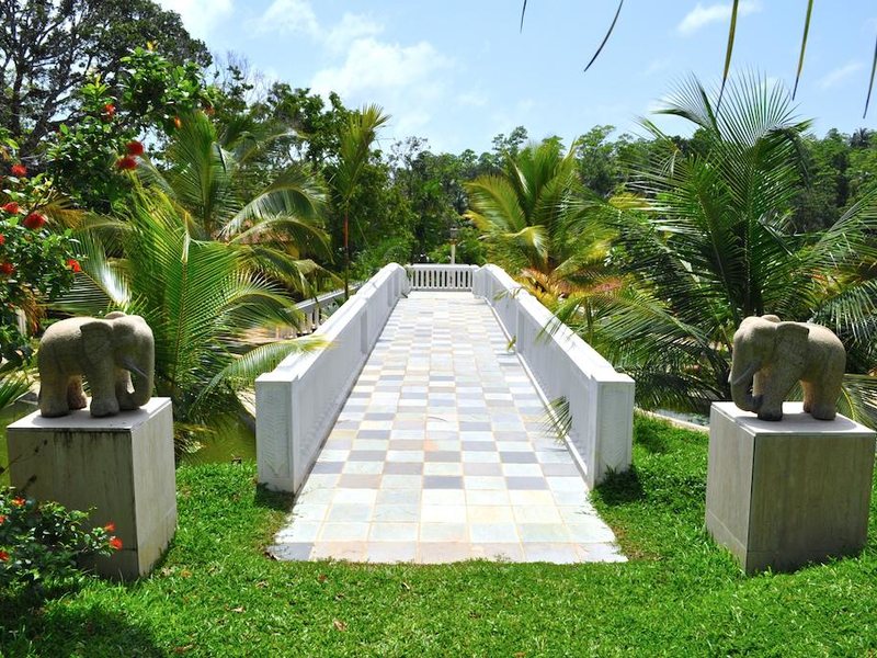 Cocoon Resort and Villas 109819