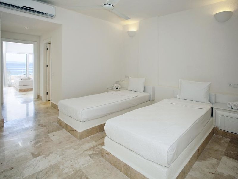 Cocos Beach Club 190056