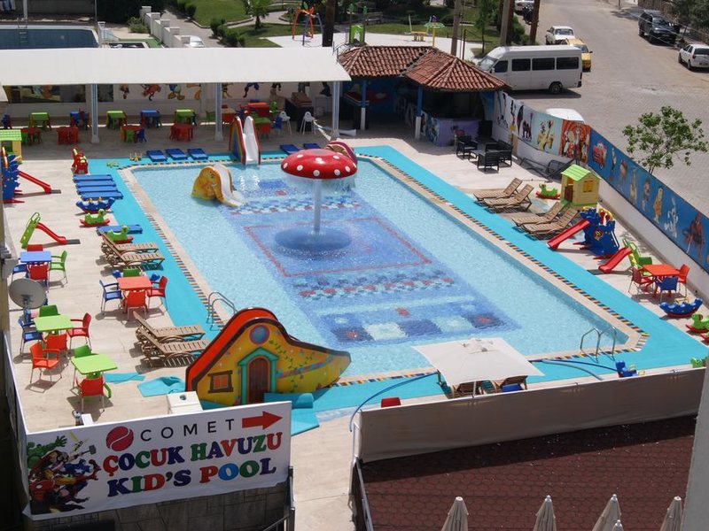 Comet Deluxe Hotel 194981