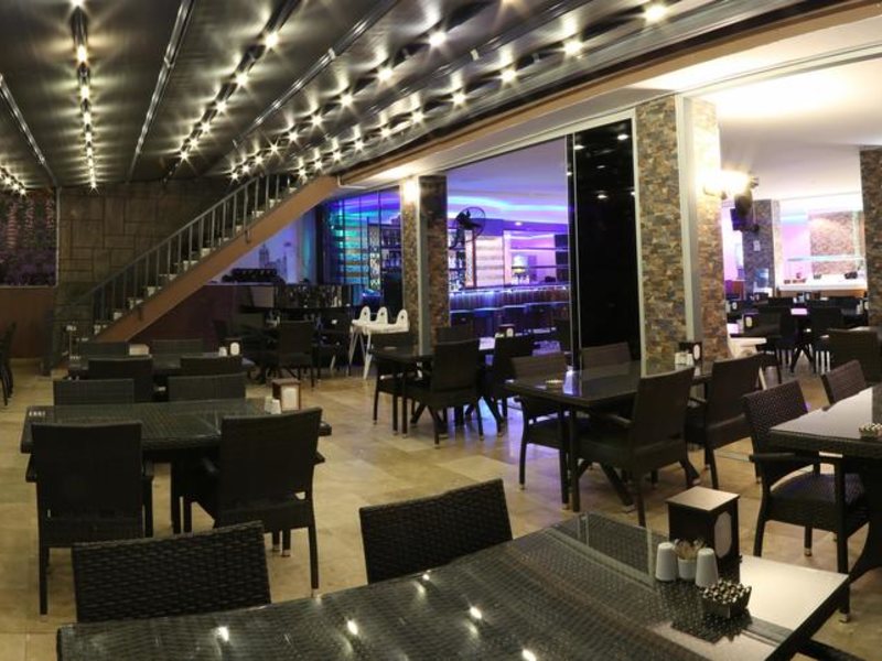 Comet Deluxe Hotel 194984