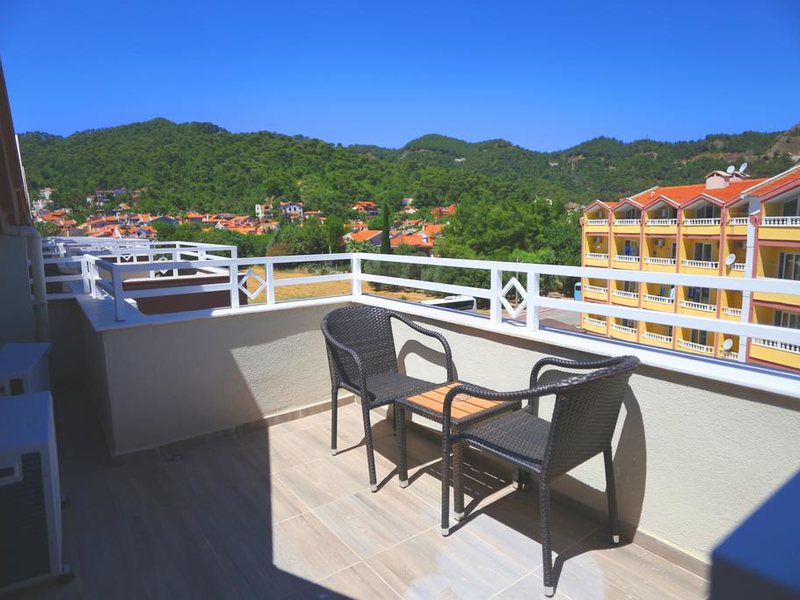 Comet Deluxe Hotel 194990