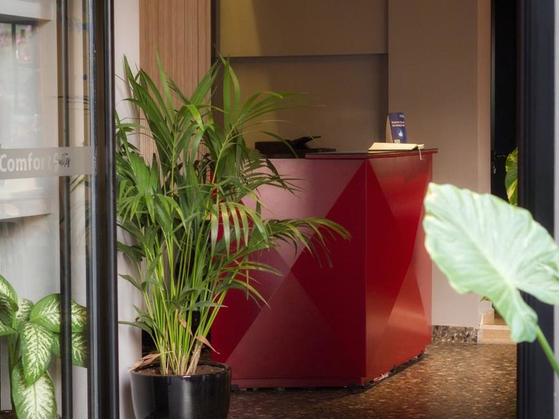 Comfort Suites Hotel 303122