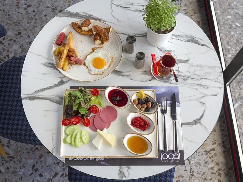 Comfort Suites Hotel 303133