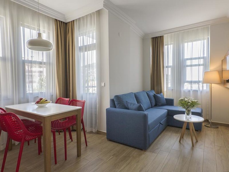 Comfort Suites Hotel 303135